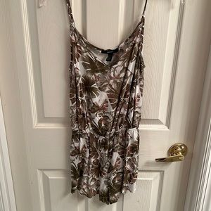 NWT palm leaves patterned light summer romper